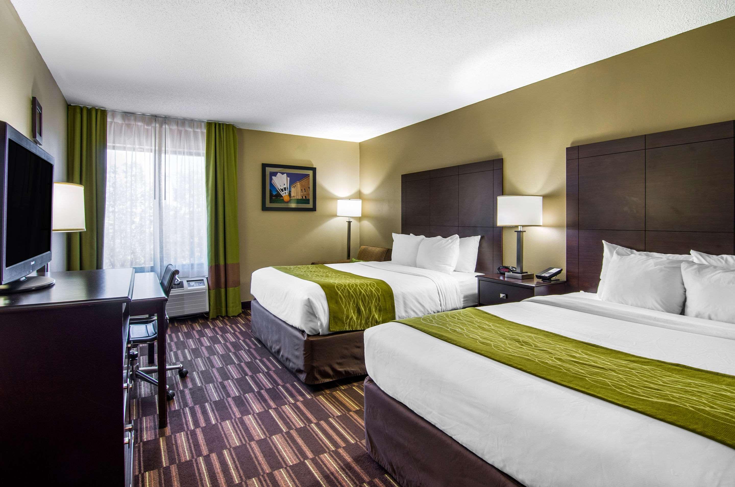 Comfort Inn & Suites Kansas City - Northeast Extérieur photo
