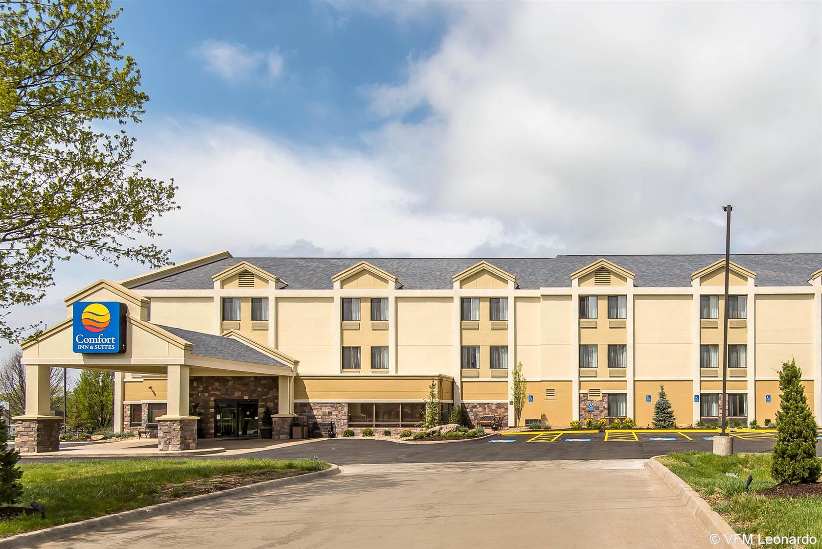 Comfort Inn & Suites Kansas City - Northeast Extérieur photo