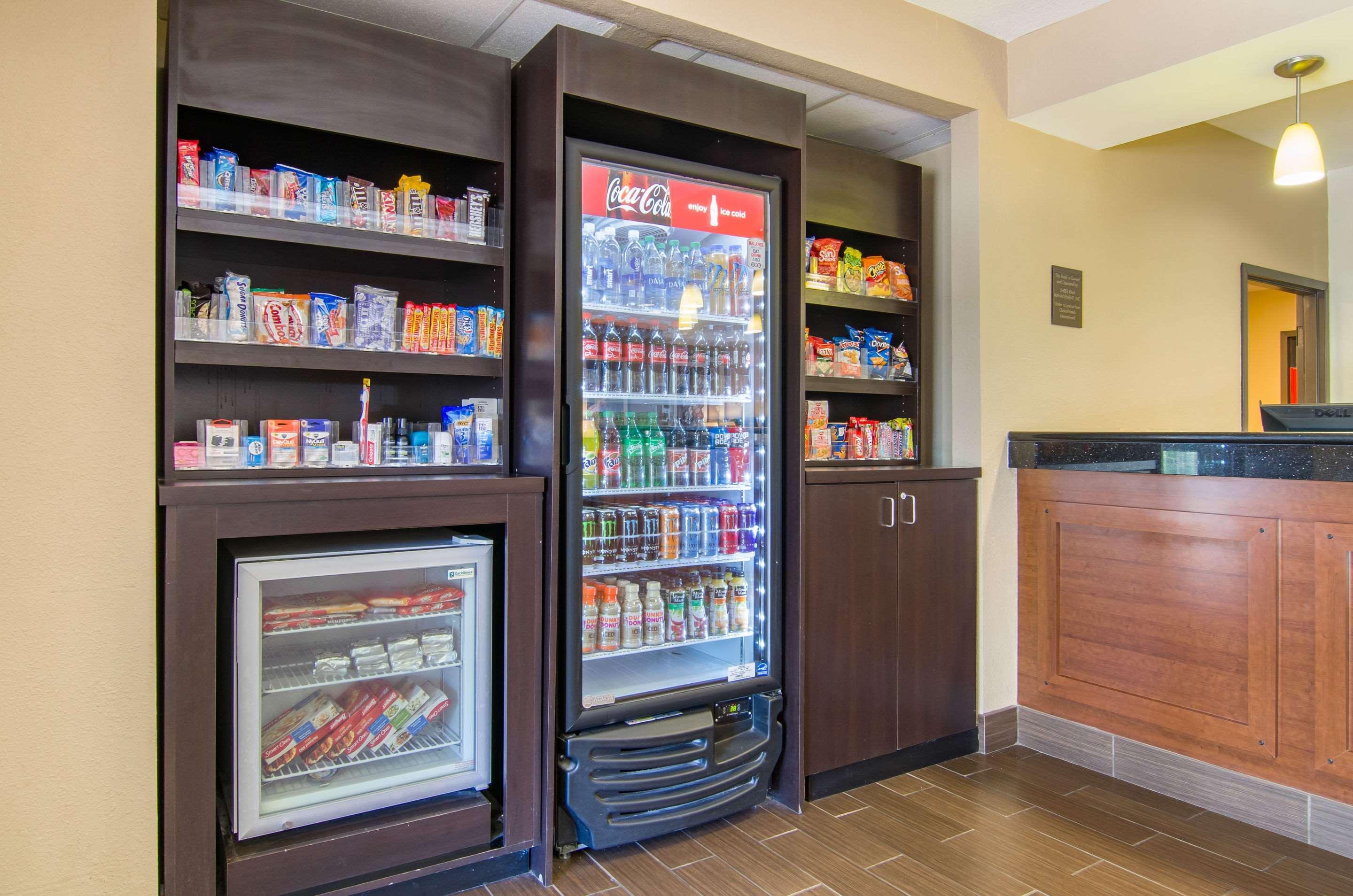 Comfort Inn & Suites Kansas City - Northeast Extérieur photo