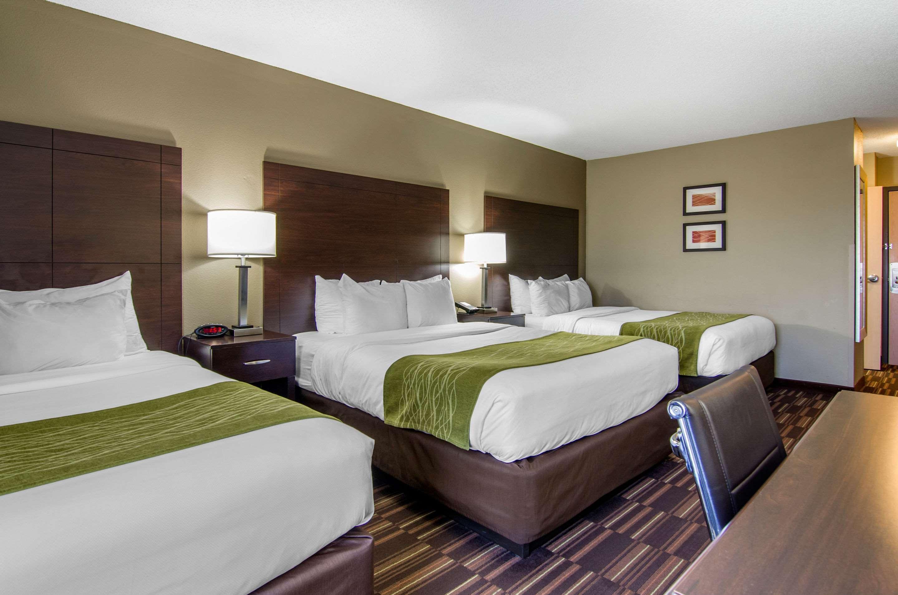 Comfort Inn & Suites Kansas City - Northeast Extérieur photo